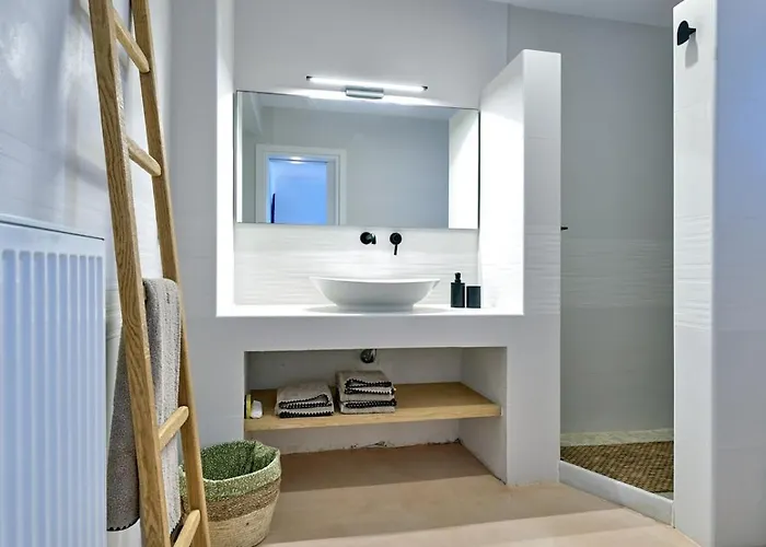 In Paros, Fantastic Waterfront Villa *