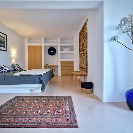 In Paros, Fantastic Waterfront Villa *