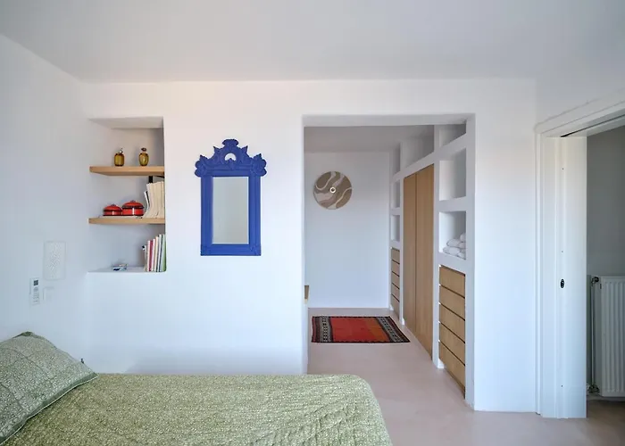 In Paros, Fantastic Waterfront Βίλα